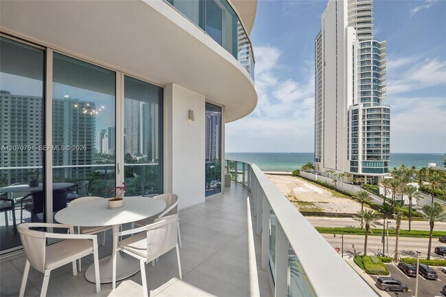 Building Photo - 17550 Collins Ave