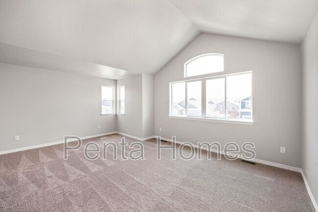 Building Photo - 5694 Olathe Ave