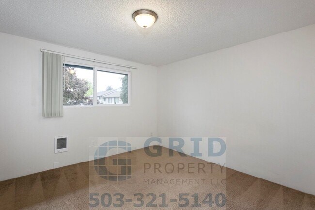 Building Photo - Two Bedroom Apartment Available - Private ...