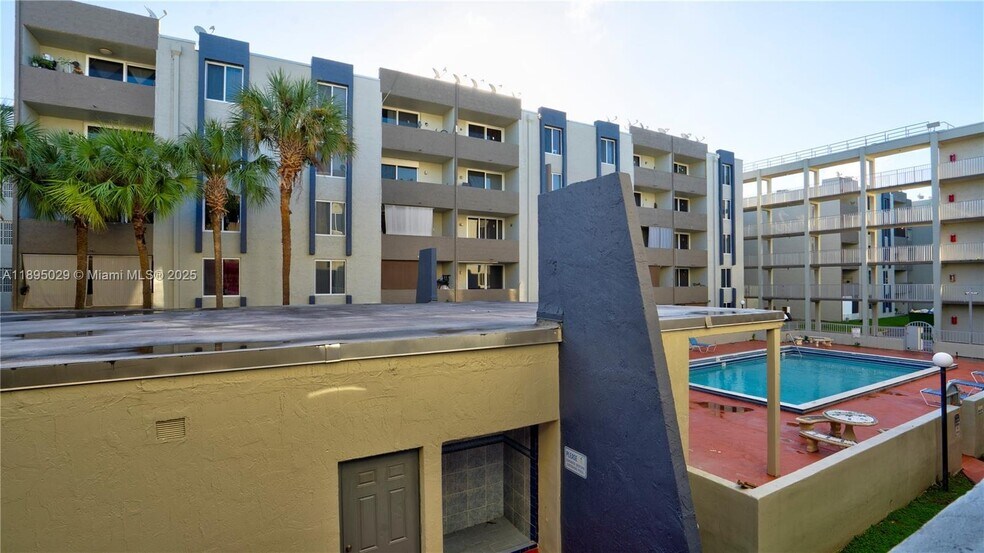 Building Photo - 10000 NW 80th Ct