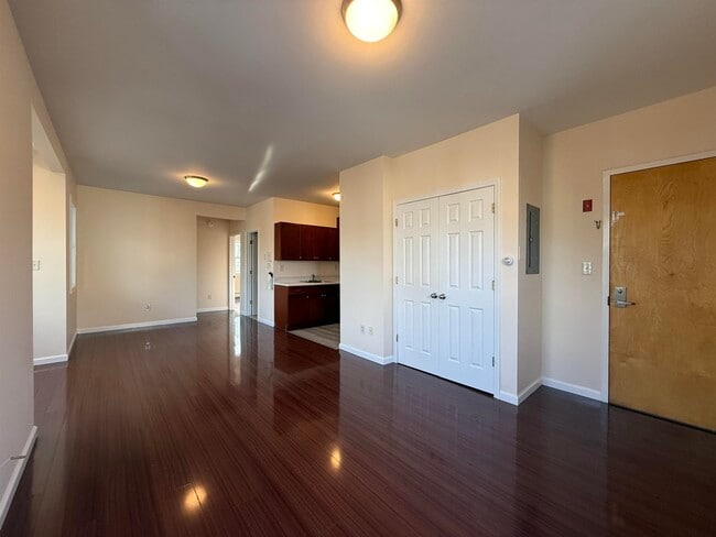 Building Photo - 214 Hamilton Ave