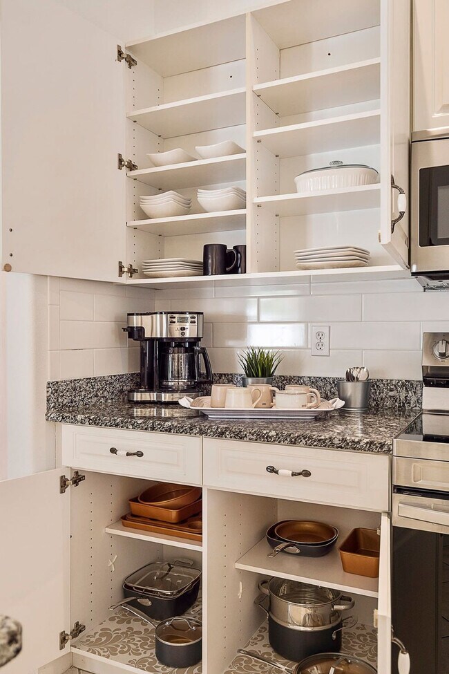 Building Photo - 67 Kashmir Trail