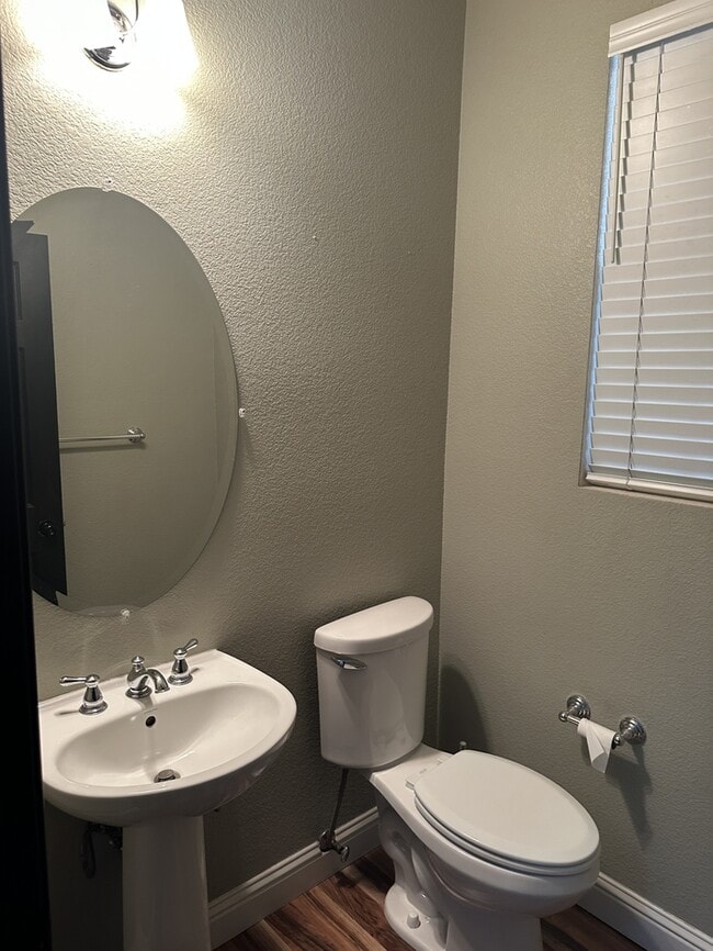 Building Photo - 3904 Purple Finch Ln