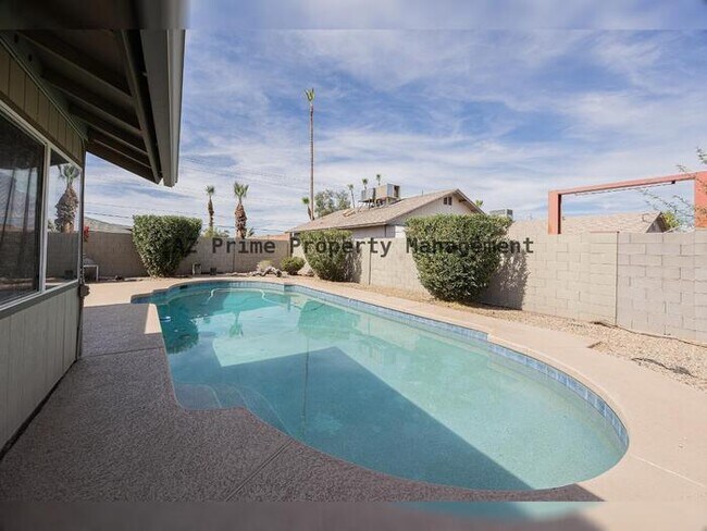 Building Photo - 3434 W Kings Ave