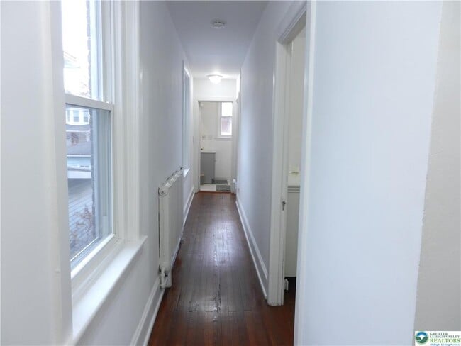 Building Photo - 1428 Center St