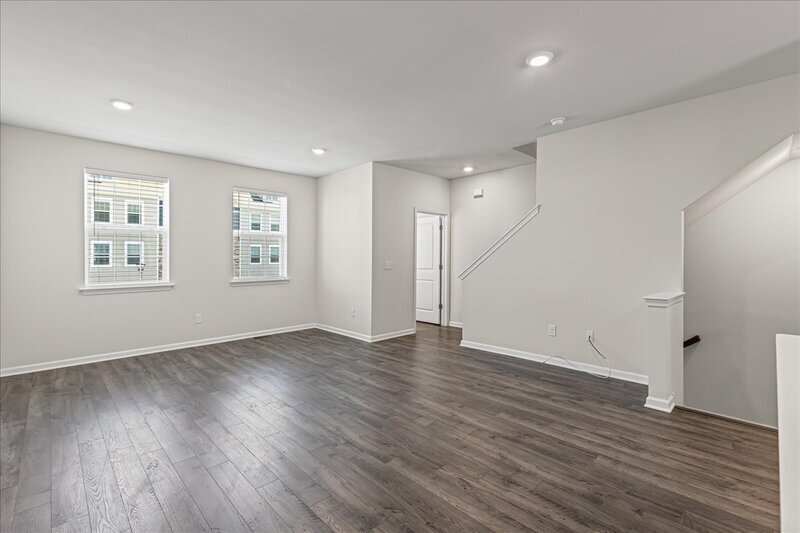 Building Photo - 9 Venice Ln