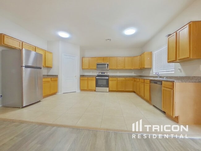 Building Photo - 23885 Chambers St