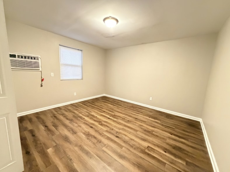 Building Photo - 3817 Peach Dr