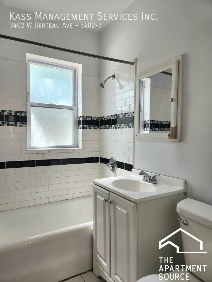 Building Photo - 4204 N Kimball Ave