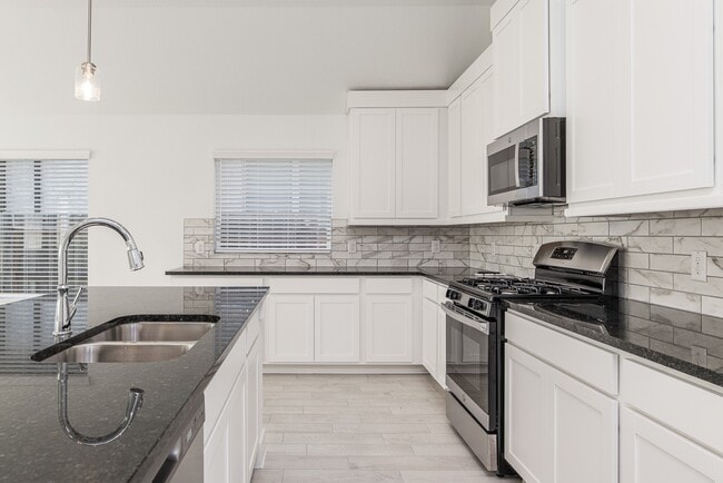 Building Photo - 4802 Seabourne Landing Dr