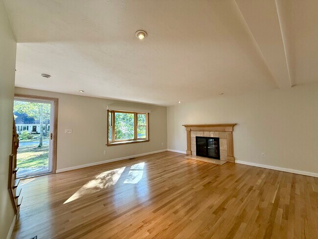 Building Photo - 19 Westerly Dr