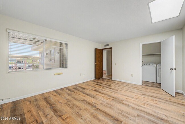 Building Photo - 13622 N 98th Ave