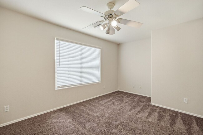 Building Photo - Large 4 Bedroom + Den home in Great Westwing Mountain Community