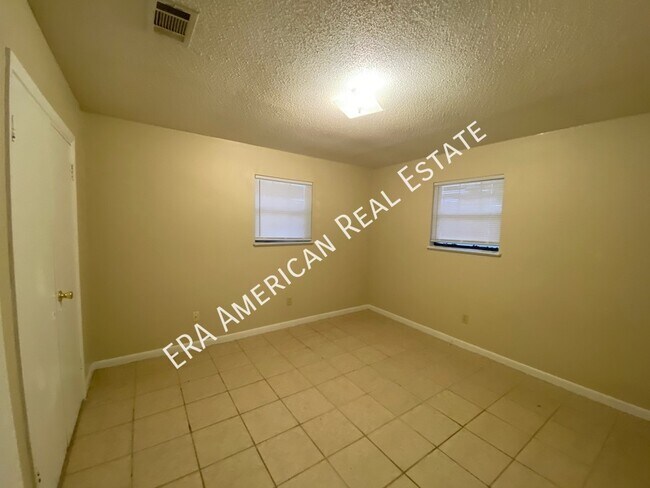 Building Photo - 1062 N 20th St