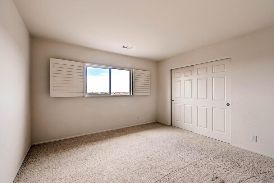 Building Photo - 6079 Raleigh Cir