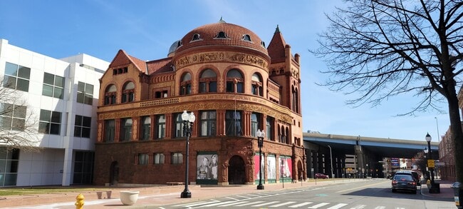 Building Photo - 405 Glendale Ave