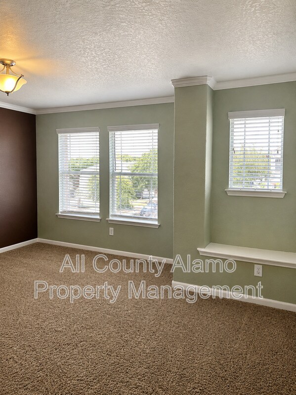 Building Photo - 5565 Saffron Way