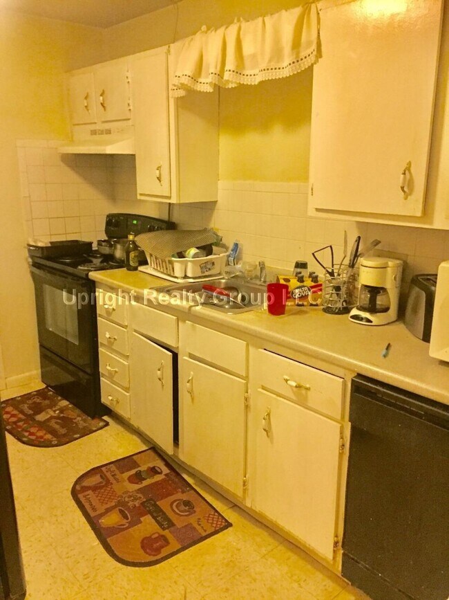 Building Photo - Governors Apartment