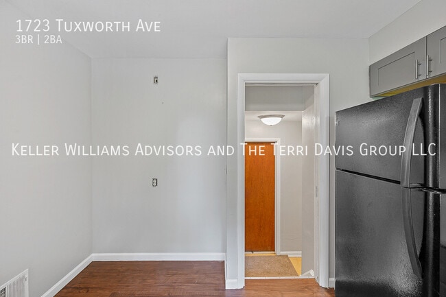 Building Photo - 1723 Tuxworth Ave