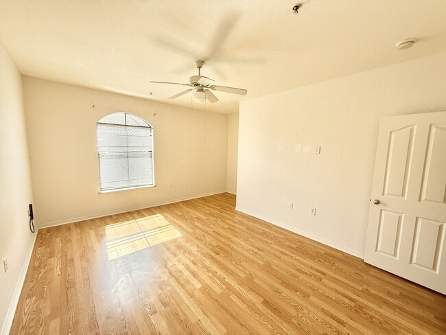 Building Photo - 6131 Metrowest Blvd