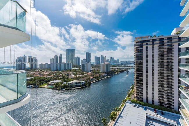 Building Photo - 19707 Turnberry Way