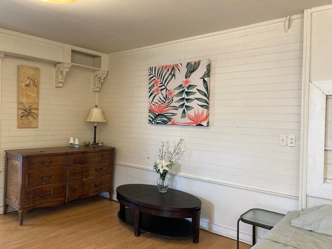 Primary Photo - 101 E 36th St