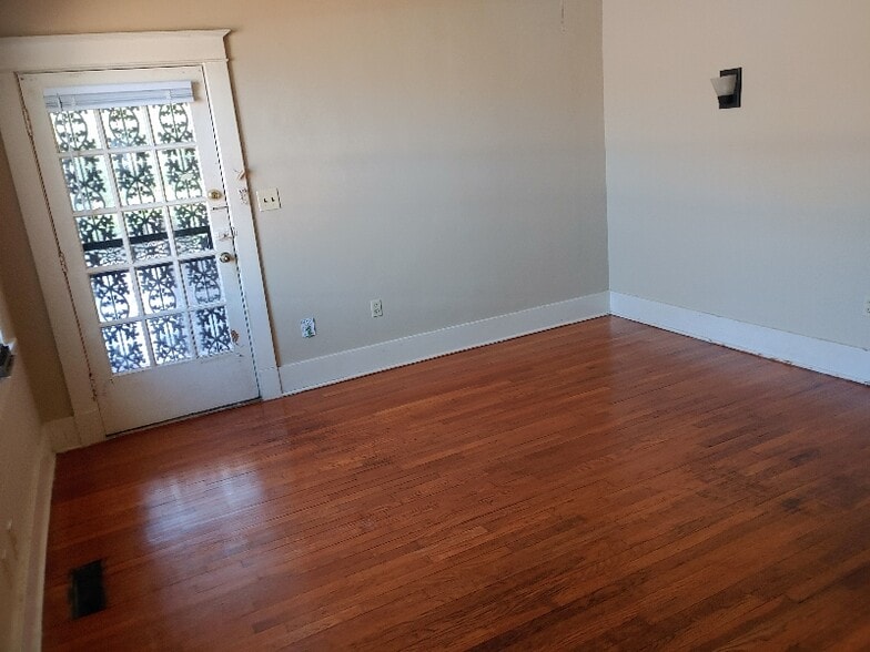 Building Photo - 2300 Elzey Ave