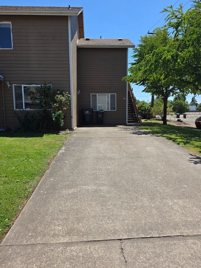 Building Photo - 15450
