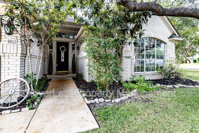 Building Photo - 9610 Rocksprings St
