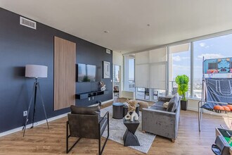 Building Photo - 44 W Monroe St