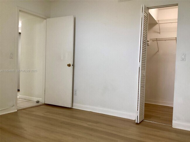 Building Photo - 2020 NE 135th St