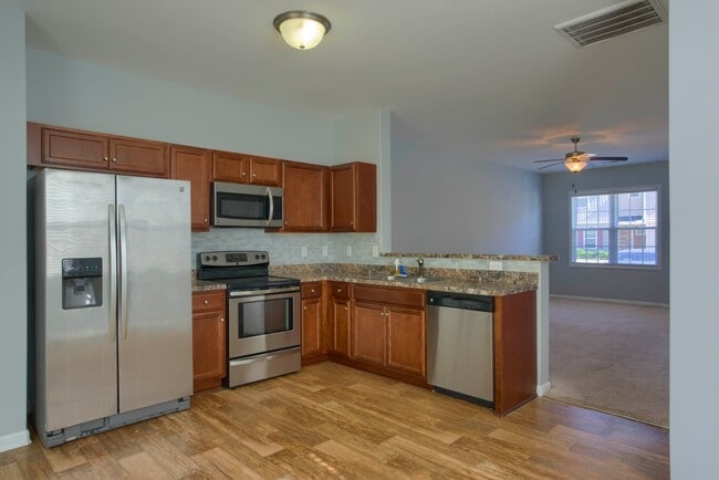 Building Photo - 113 Beacon Woods Dr