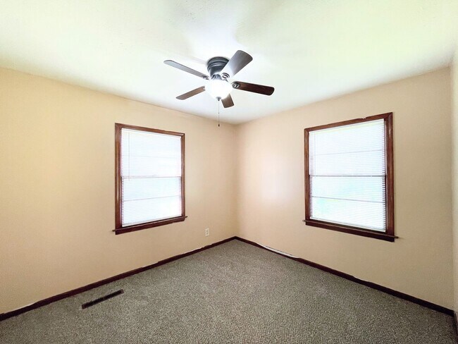 Building Photo - Cozy 3 bed 2 bath home with basement in Wichita