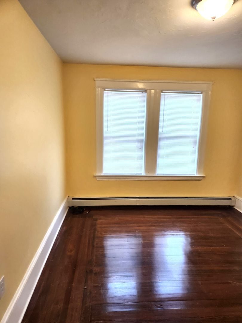 Building Photo - 10 Weeks St