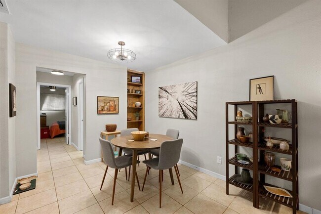 Building Photo - 12817 Hymeadow Dr