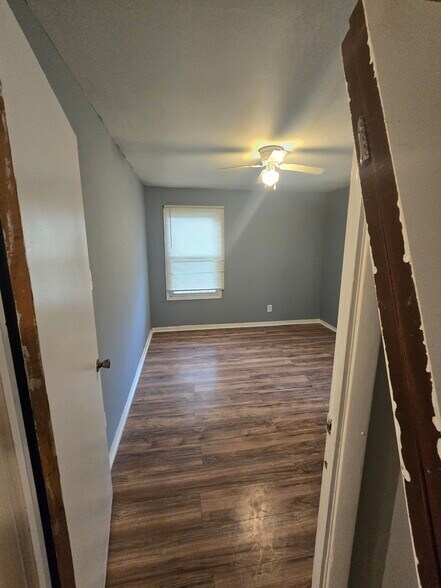 Building Photo - 21648 Gailine Ave