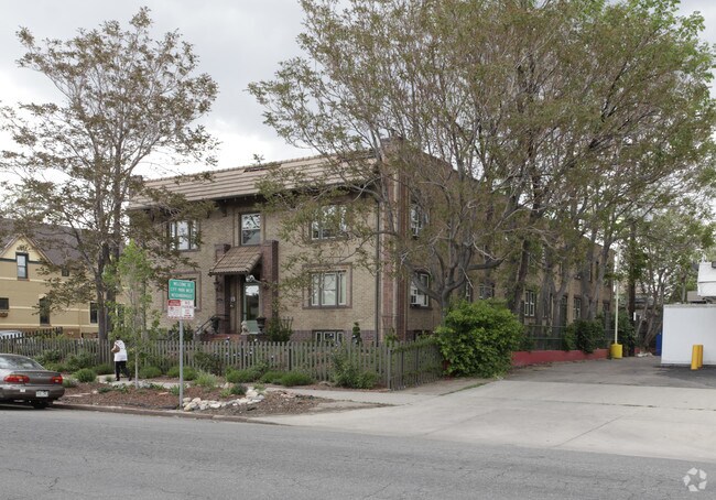 Building Photo - 1530 Downing St