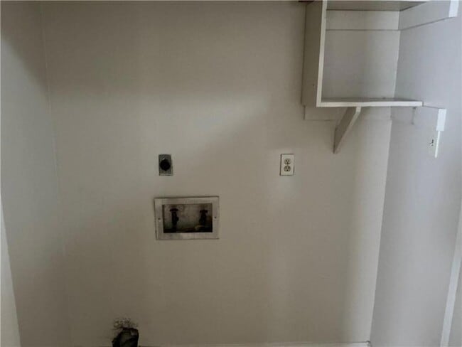 Building Photo - 421 Portsmouth Dr