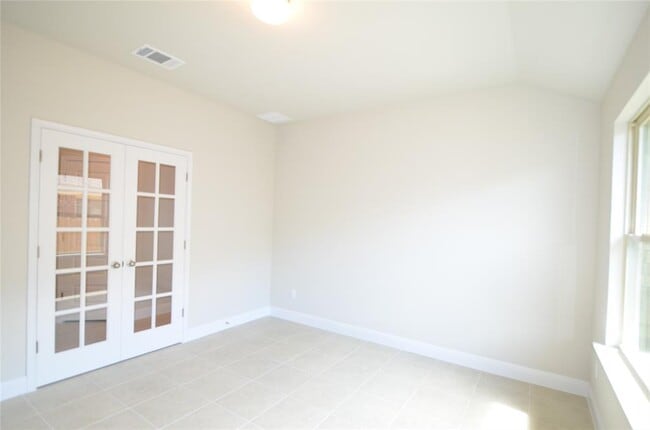 Building Photo - 3477 Pauling Loop