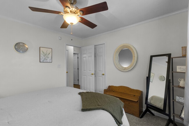 Building Photo - 158 Oakley Dr