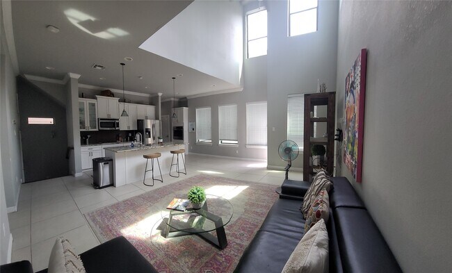 Building Photo - 1413 Holly St