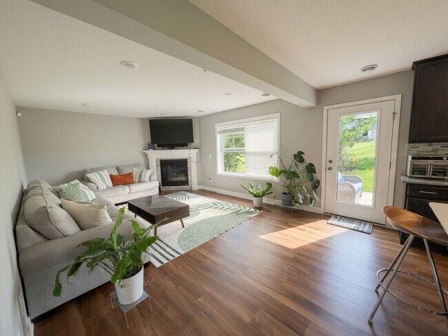 Building Photo - 4782 Martingale Dr