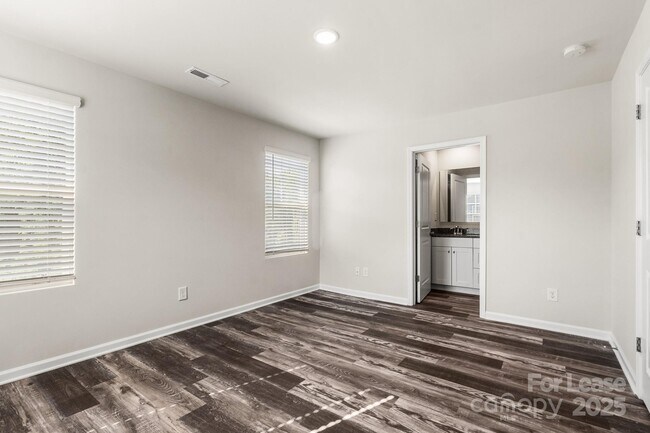 Building Photo - 117 Dogwood Vlg Trl