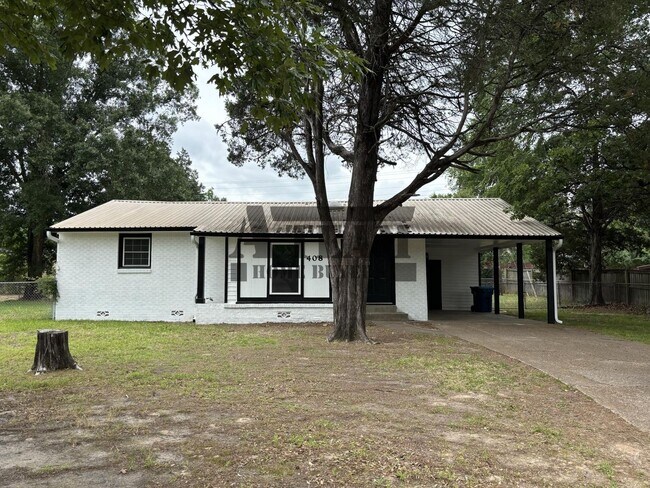 Building Photo - Charming Fully Remodeled 2 Bedroom 1 Bath Athens