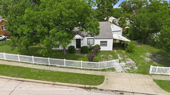 Building Photo - 2112 Ederville Rd