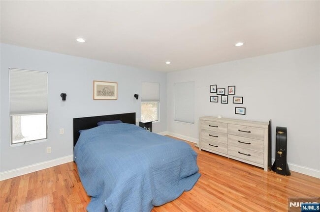 Building Photo - 16 Gurney Terrace