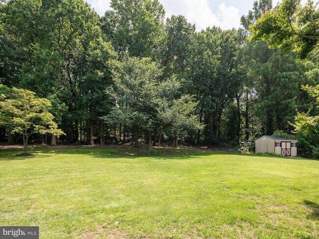 Building Photo - 612 Bough Rd