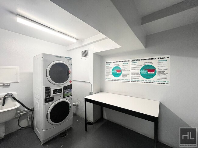 Building Photo - 5 AVENUE