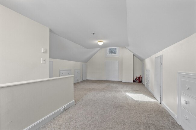 Building Photo - 294 Great Rd