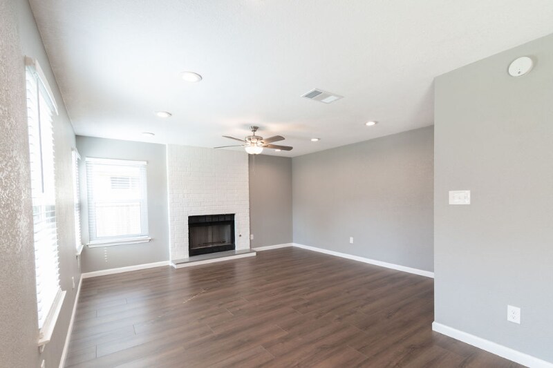 Building Photo - 8319 Columbia Falls Dr